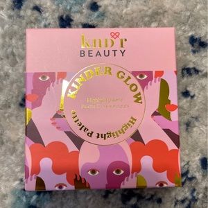 Kinder Glow Highlight Palette